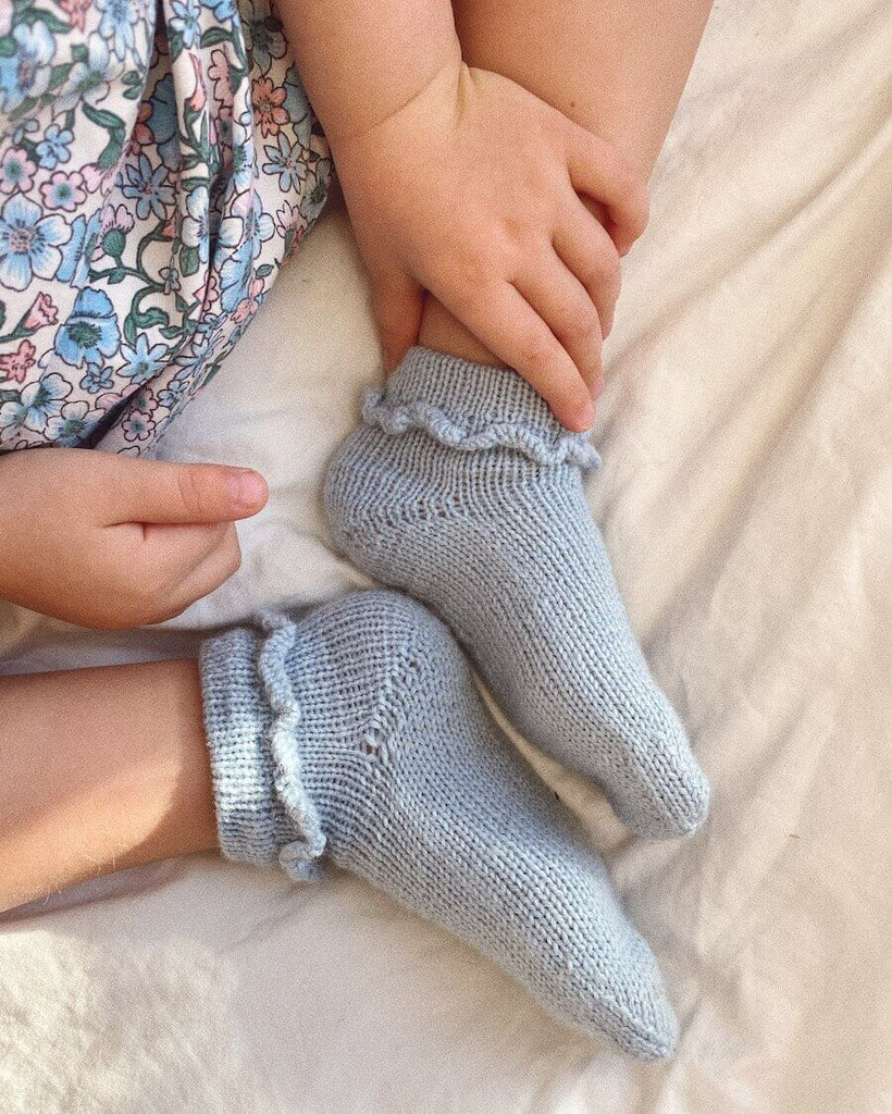 Ruffle Socks Junior | PetiteKnit Printed Knitting Pattern